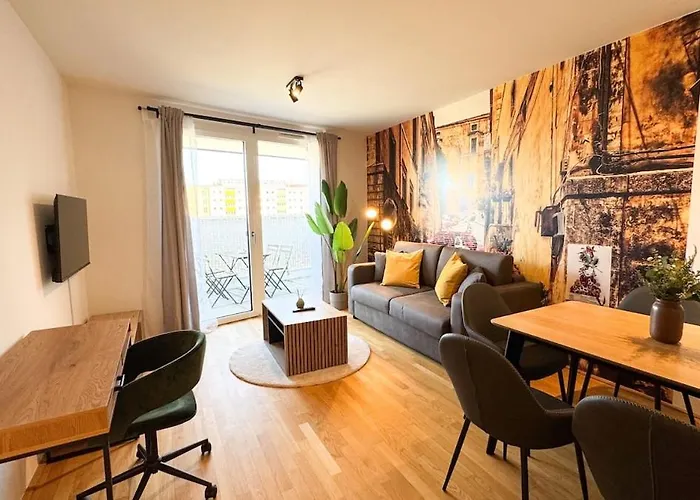 Cozy & Modern 2 Bedroom In Peaceful Area *